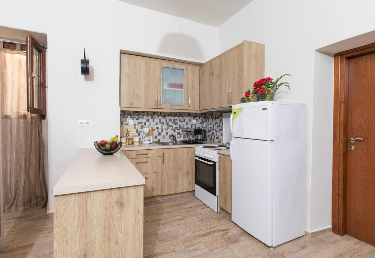 Asikiko Suites 레팀노 외부 사진