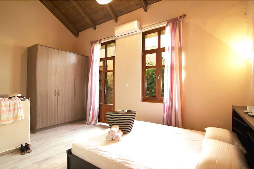 Asikiko Suites 레팀노 외부 사진