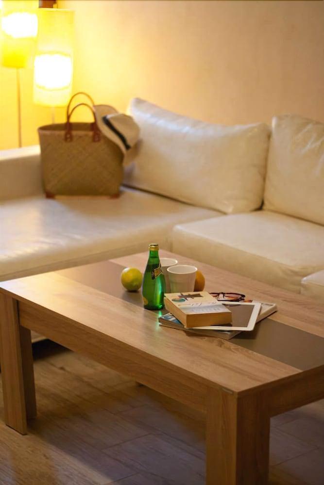 Asikiko Suites 레팀노 외부 사진